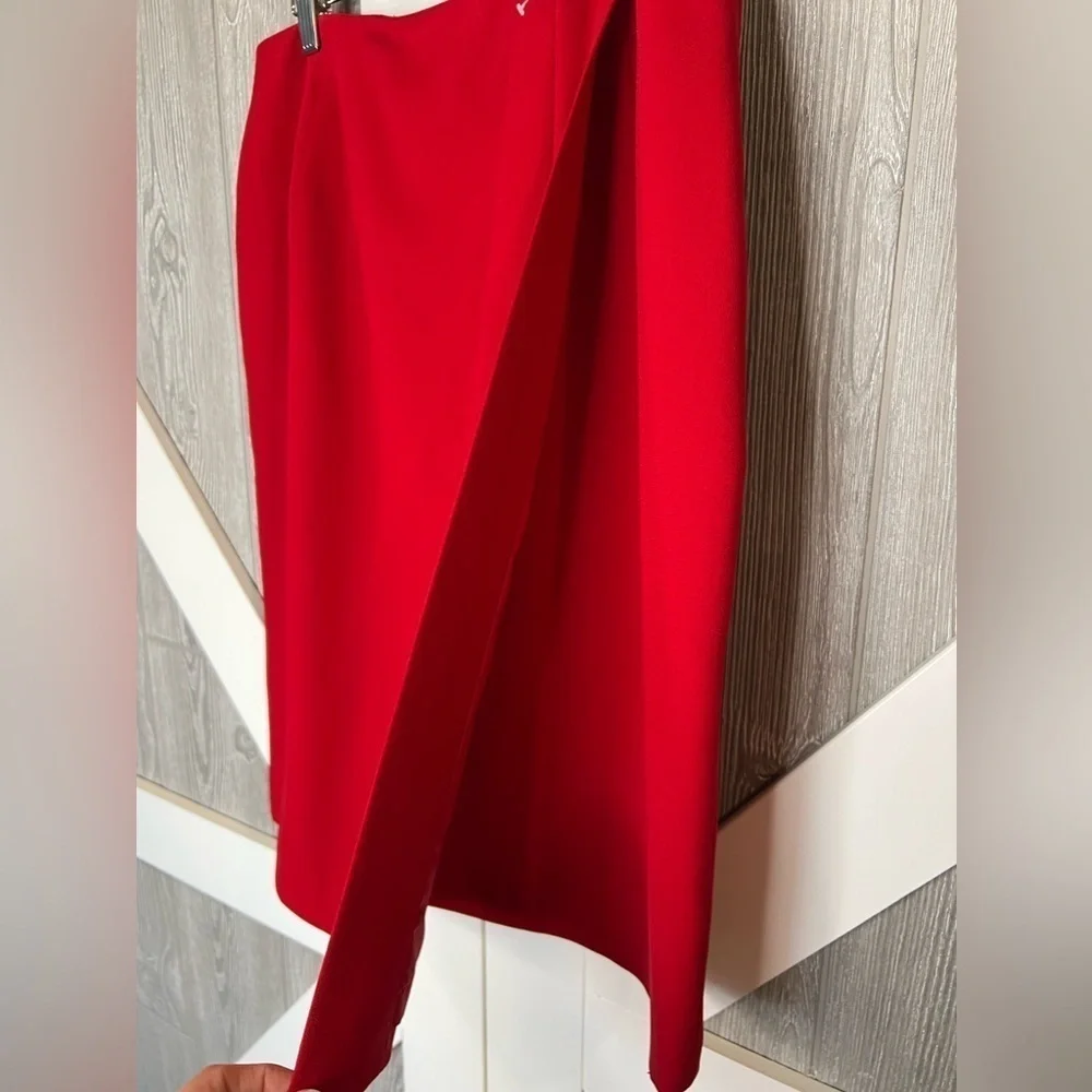 D20.05 Chaus Red Skirt Wrap Look 8